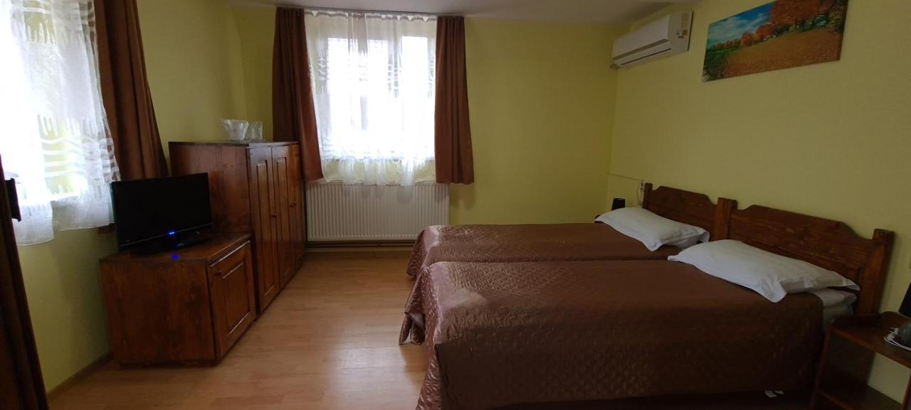 Pensiunea Aurora - Great Hostel Voineasa Bagian luar foto